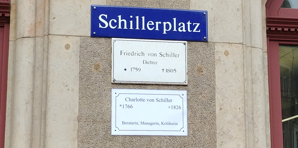 Straßenschild Schillerplatz: Ferdinand oder Charlotte gewidmet?